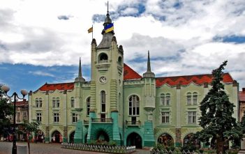 Управління Західного офісу Держаудитслужби підтвердило порушення у закупівлі екскаватора