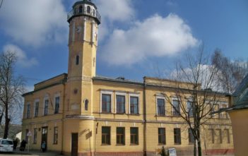 Відділ освіти Яворівської РДА систематично порушує закон про публічні закупівлі