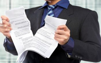 Обласна лікарня розірвала незаконний договір на 300 тис. грн після скарги ЦГМД