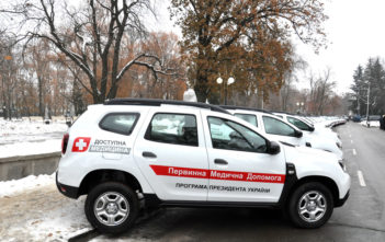 Дві фірми з однаковими документами «розіграли» мільйон гривень на автомобілі для франківських медиків