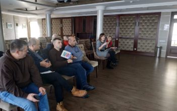 Червоноградські активісти та журналісти вивчали як шукати “зраду” в закупівлях