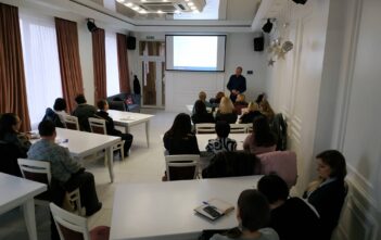 Експерти ЦГМД відвідали Ужгород та Іршаву з тренінгами про нововведення в закупівлях
